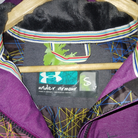 Under Armour Snowboard / Ski Jacket Recco Womens Size: S - Picture 5 of 11